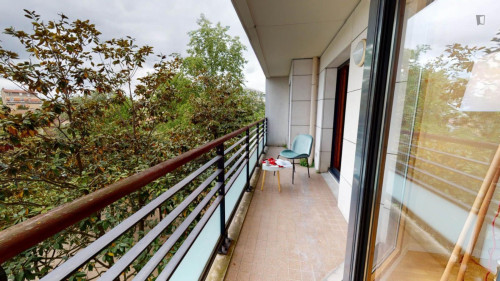 Double ensuite bedroom near Parc de l'île Saint-Germain