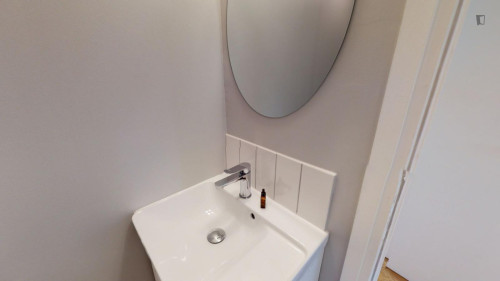 Double ensuite bedroom near Parc de l'île Saint-Germain  - Gallery -  5
