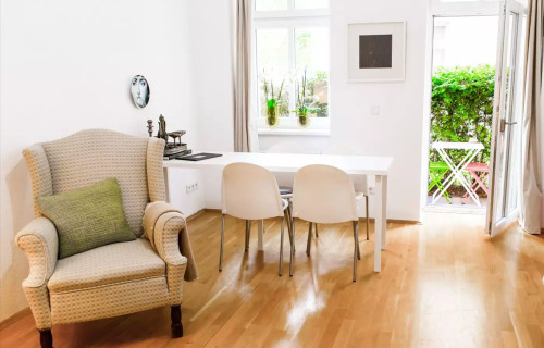 Cozy & Sunny apartment in Prenzlauer Berg: Private little Terrace in Berlin’s Best Location