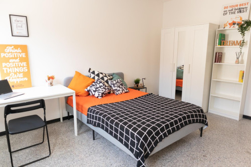 Pleasant double bedroom in the centre of Cagliari
