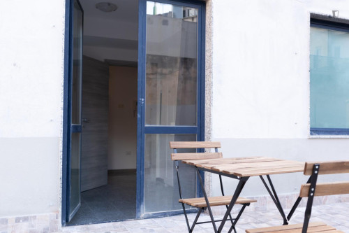Neat double bedroom in the centre of Cagliari  - Gallery -  5