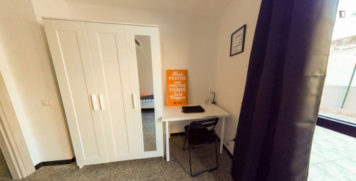 Neat double bedroom in the centre of Cagliari