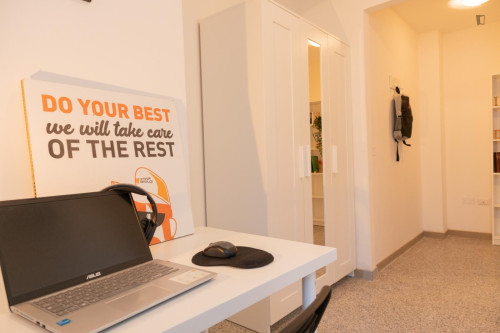 Bright single bedroom in the centre of Cagliari