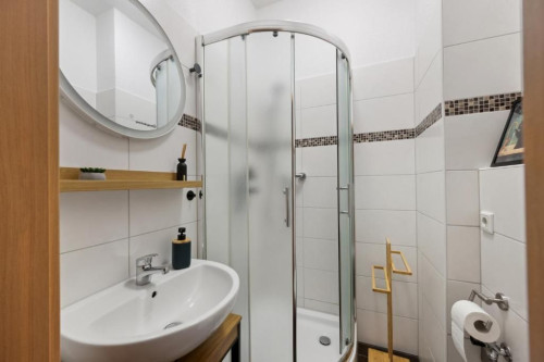 Cosy flat with box-spring bed, terrace and private parking space - Gallery - 14