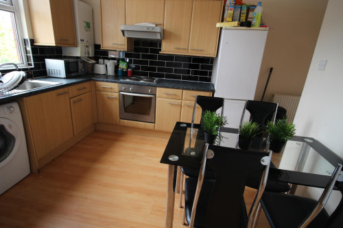 7-trelawn-street-leeds-123663766720260207053140AM