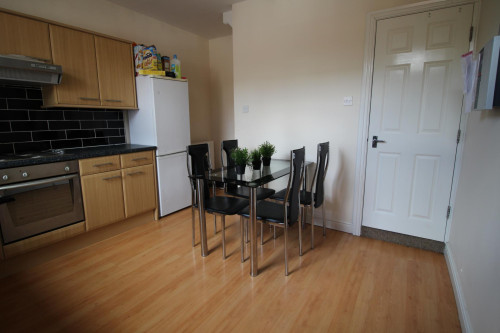 7-trelawn-street-leeds-191780219720260207053139AM