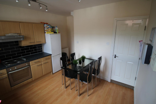 7-trelawn-street-leeds-202722945220260207053139AM