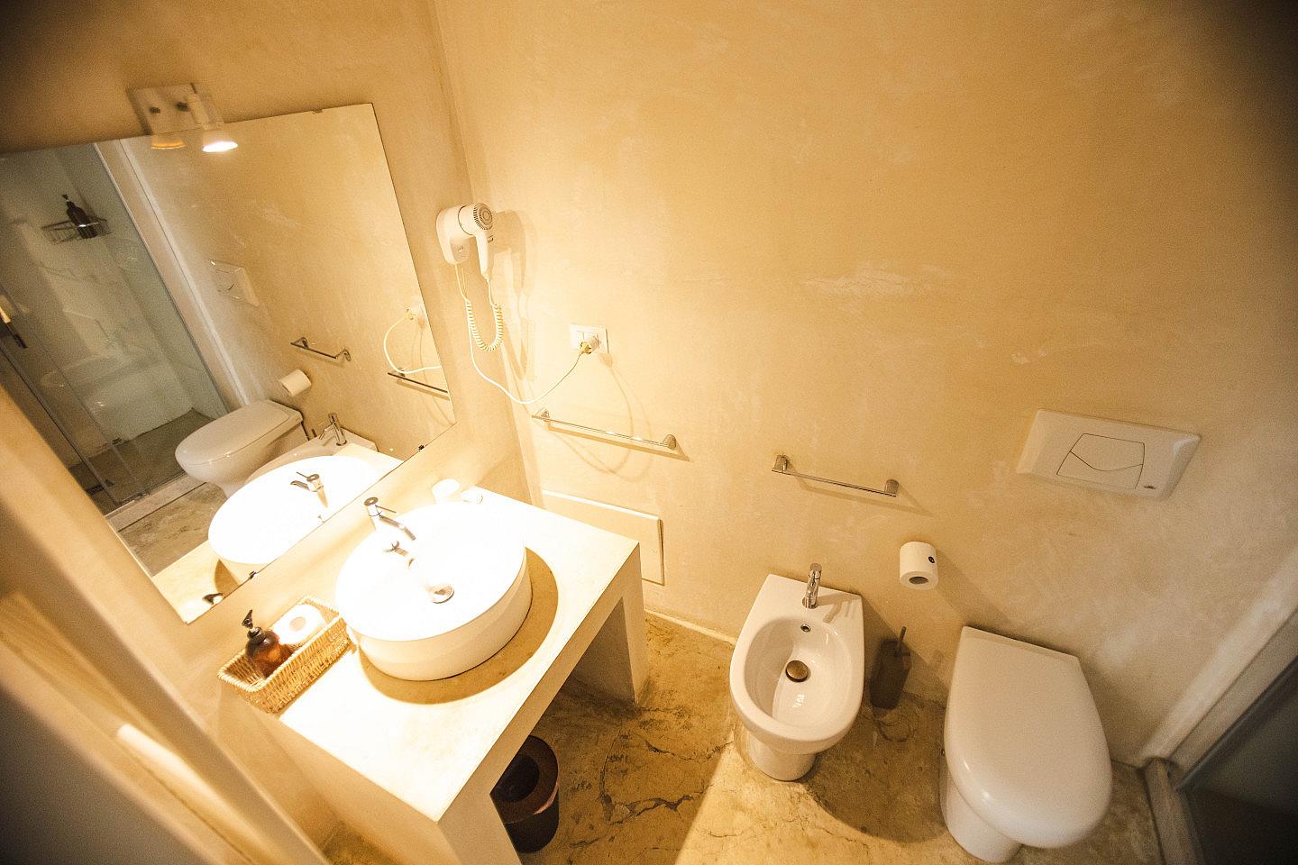 Double Room With Balcony - 18