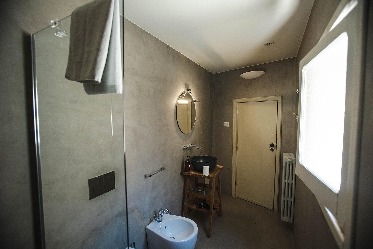 Suite With Private Jacuzzi - 9