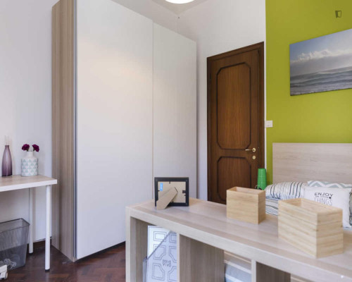 Very cool double bedroom in Saragozza