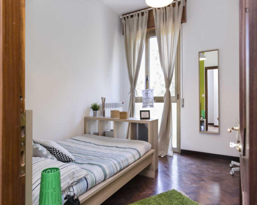 Very cool double bedroom in Saragozza