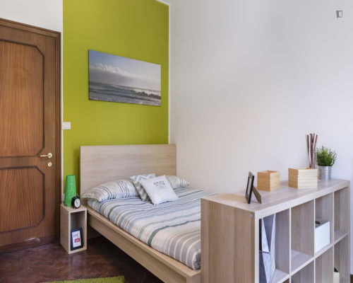 Very cool double bedroom in Saragozza