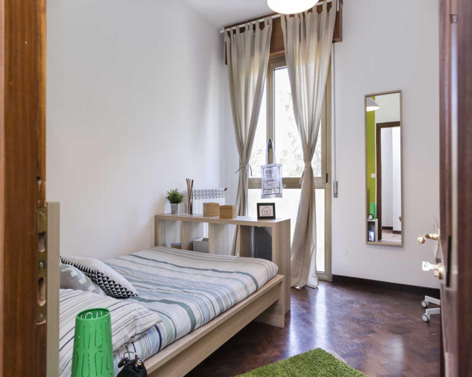Very Cool Double Bedroom In Saragozza - Very cool double bedroom in Saragozza - Gallery - 1
