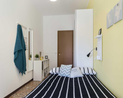 Dashing double bedroom with a balcony, in the centre of Bologna  - Gallery -  5