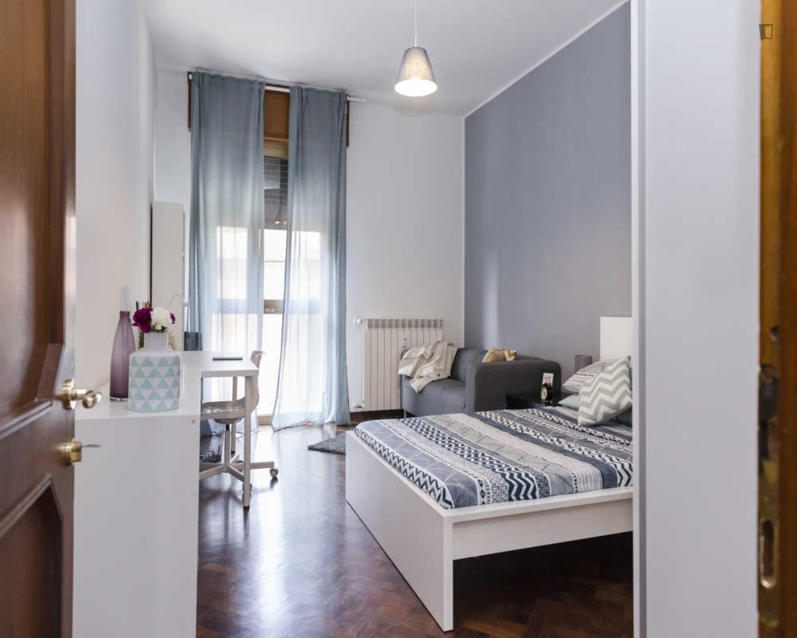  Bright Double Bedroom In The Saragozza District  -  Bright double bedroom in the Saragozza district  - Gallery -  1