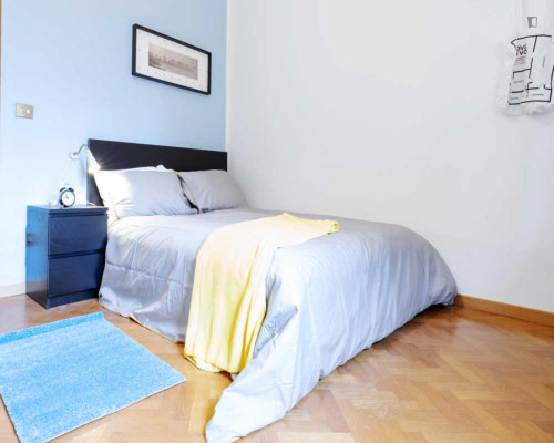 Neat double bedroom near Università di Bologna