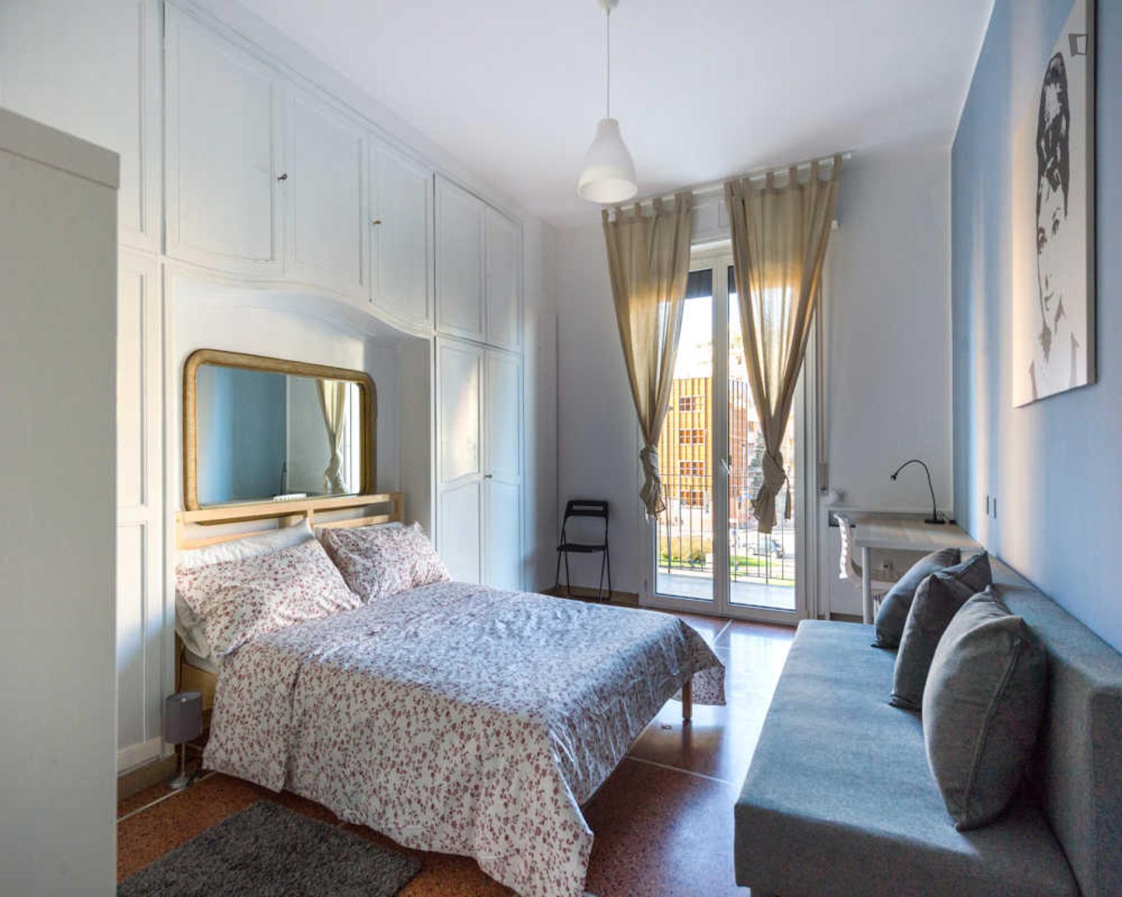  Ample Double Bedroom With A Balcony, In The Heart Of Bologna  -  Ample double bedroom with a balcony, in the heart of Bologna  - Gallery -  1