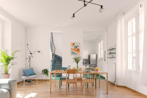 Big double ensuite bedroom with a kitchenette, in Fontainebleau