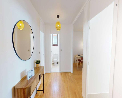 Shiny double ensuite bedroom near Parc Georges-Brassens