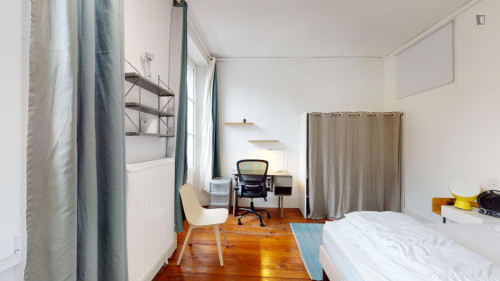 Charming double ensuite bedroom with a kitchenette, in Fontainebleau