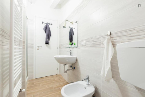 Neat single bedroom near Porta Santo Stefano