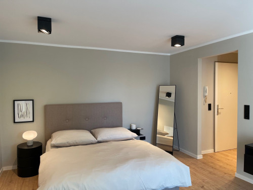 Modern fully furnished apartment on the 1st floor with balcony near BER Airport