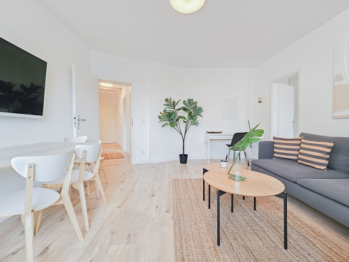 Newly renovated Designer Apartment in great location