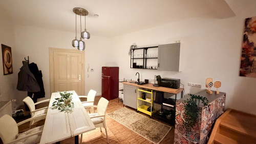 2 story apartment in Luisen area with yard