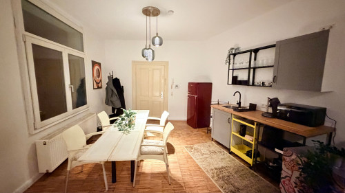 2 story apartment in Luisen area with yard