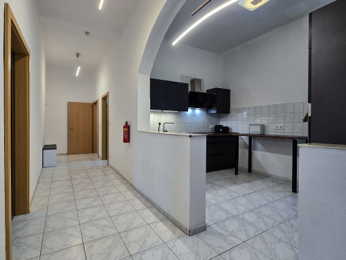 Alpha Apartments: Urban & Spacious: 2br, 4 Beds - Gallery - 9