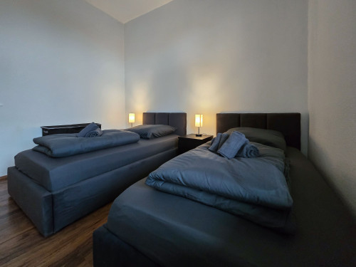 Alpha Apartments: Urban & Spacious: 2br, 4 Beds - Gallery - 4