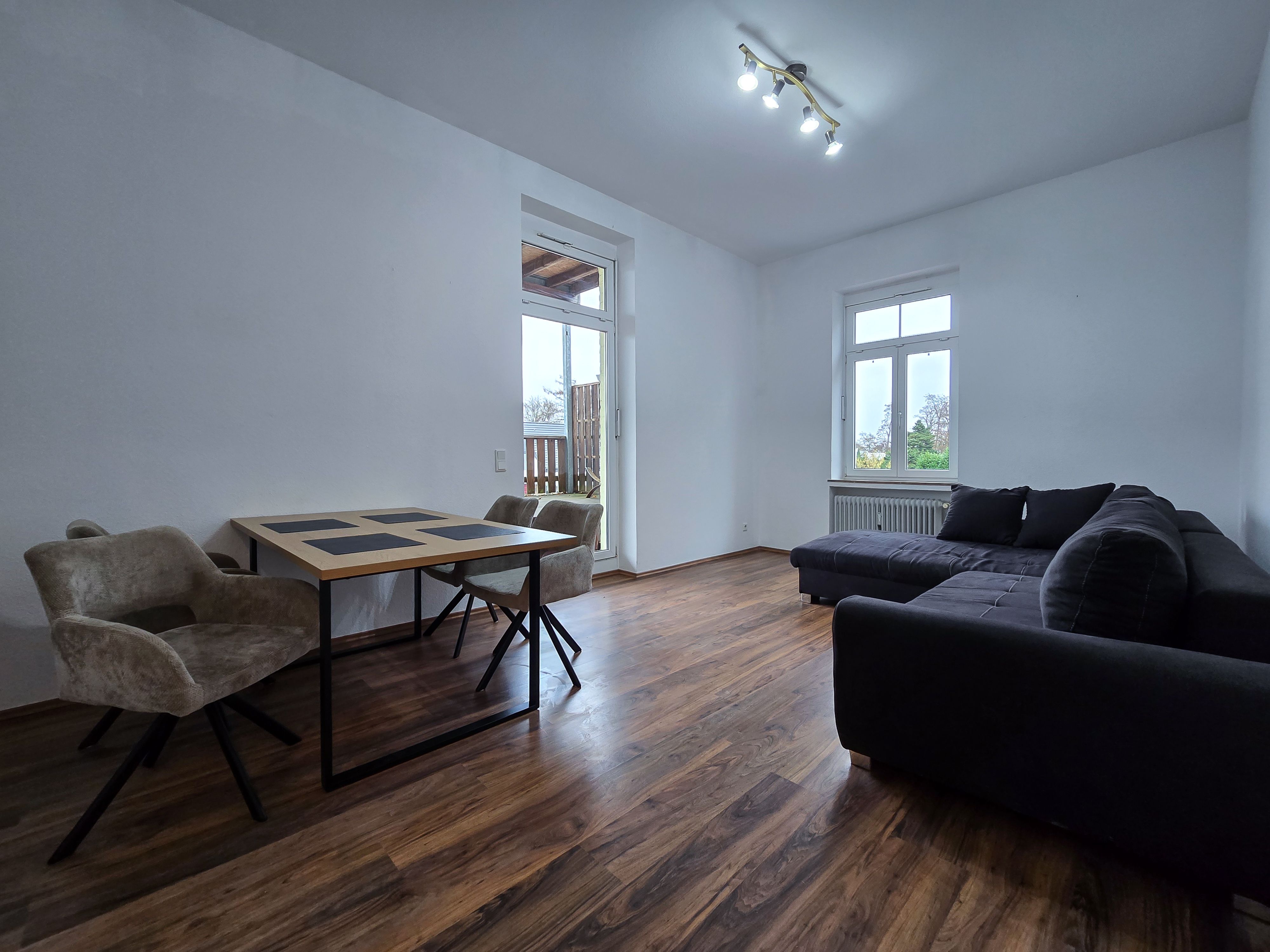 Alpha Apartments: Urban & Spacious: 2br, 4 Beds - 4