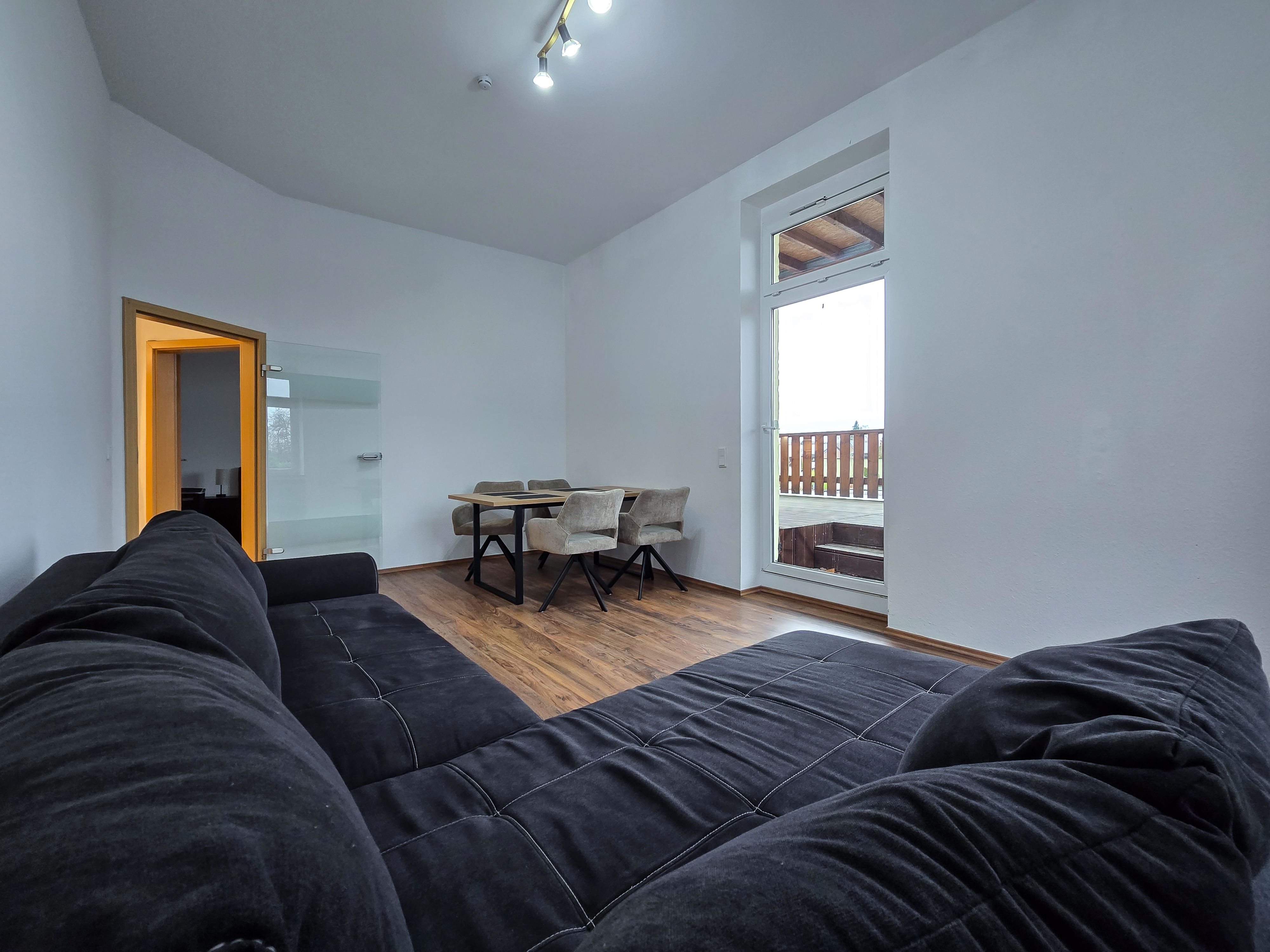 Alpha Apartments: Urban & Spacious: 2br, 4 Beds - 3