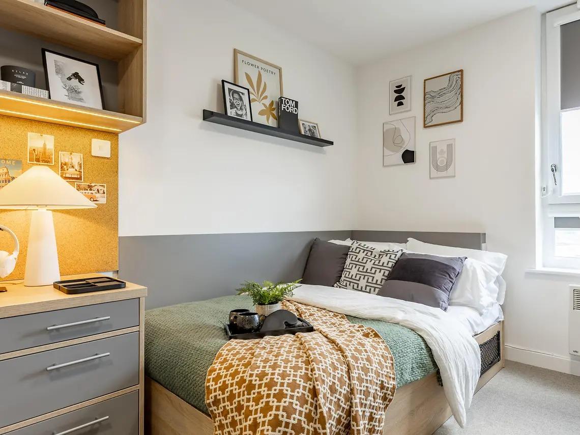  Premium Plus Studio  -  Globe Works  - Gallery -  10