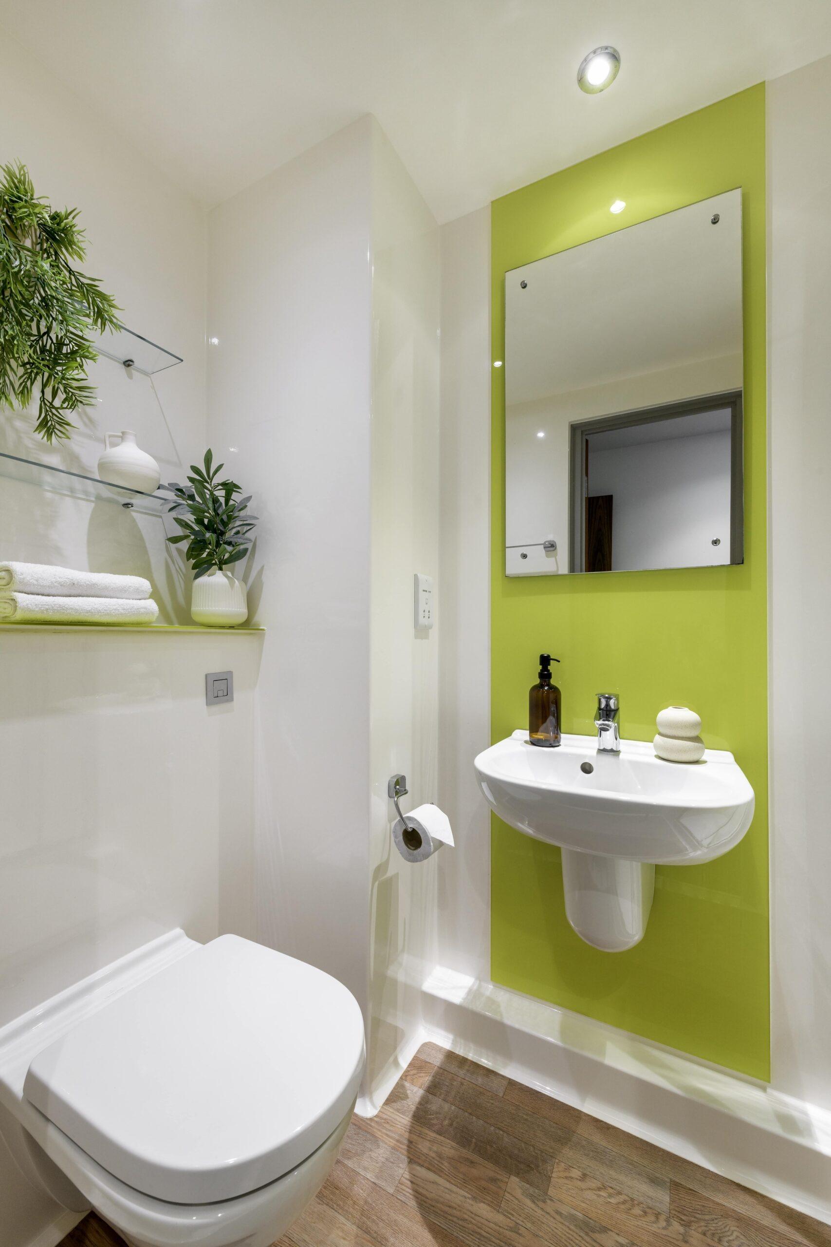 Standard En-Suite - 4