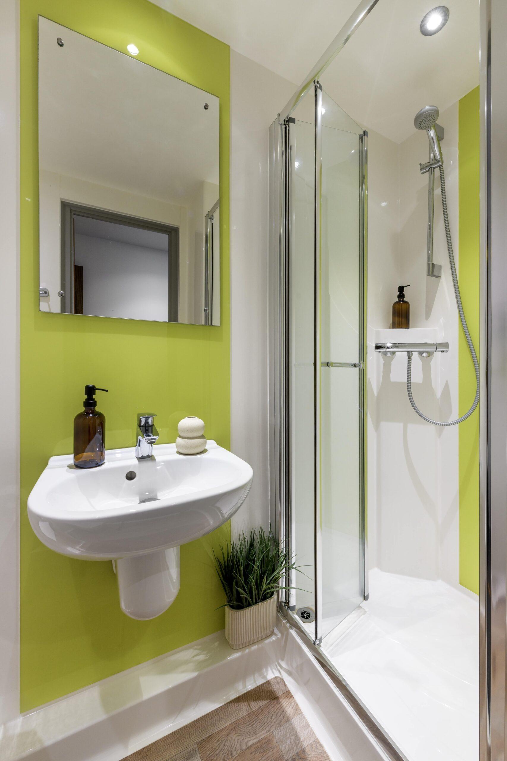 Standard En-Suite - 3