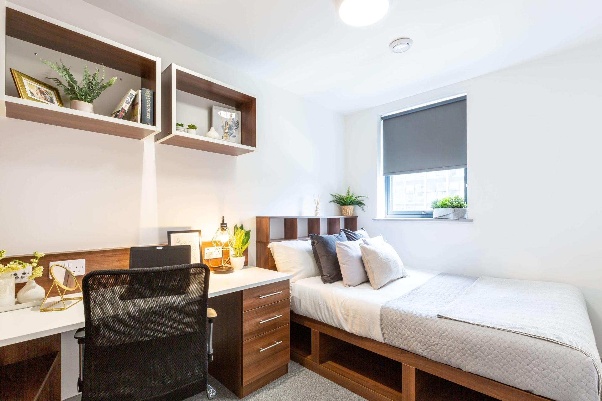 Standard En-Suite - 7