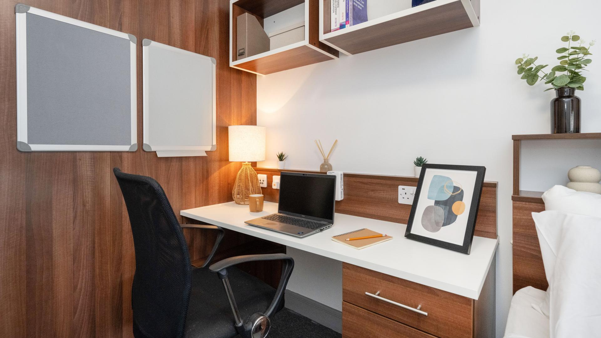 Standard En-Suite - 7