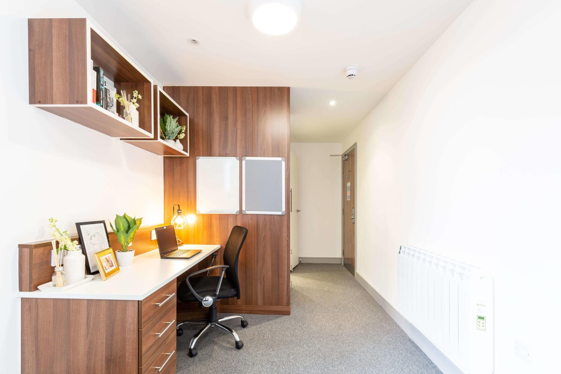 Standard Plus En-Suite - 4