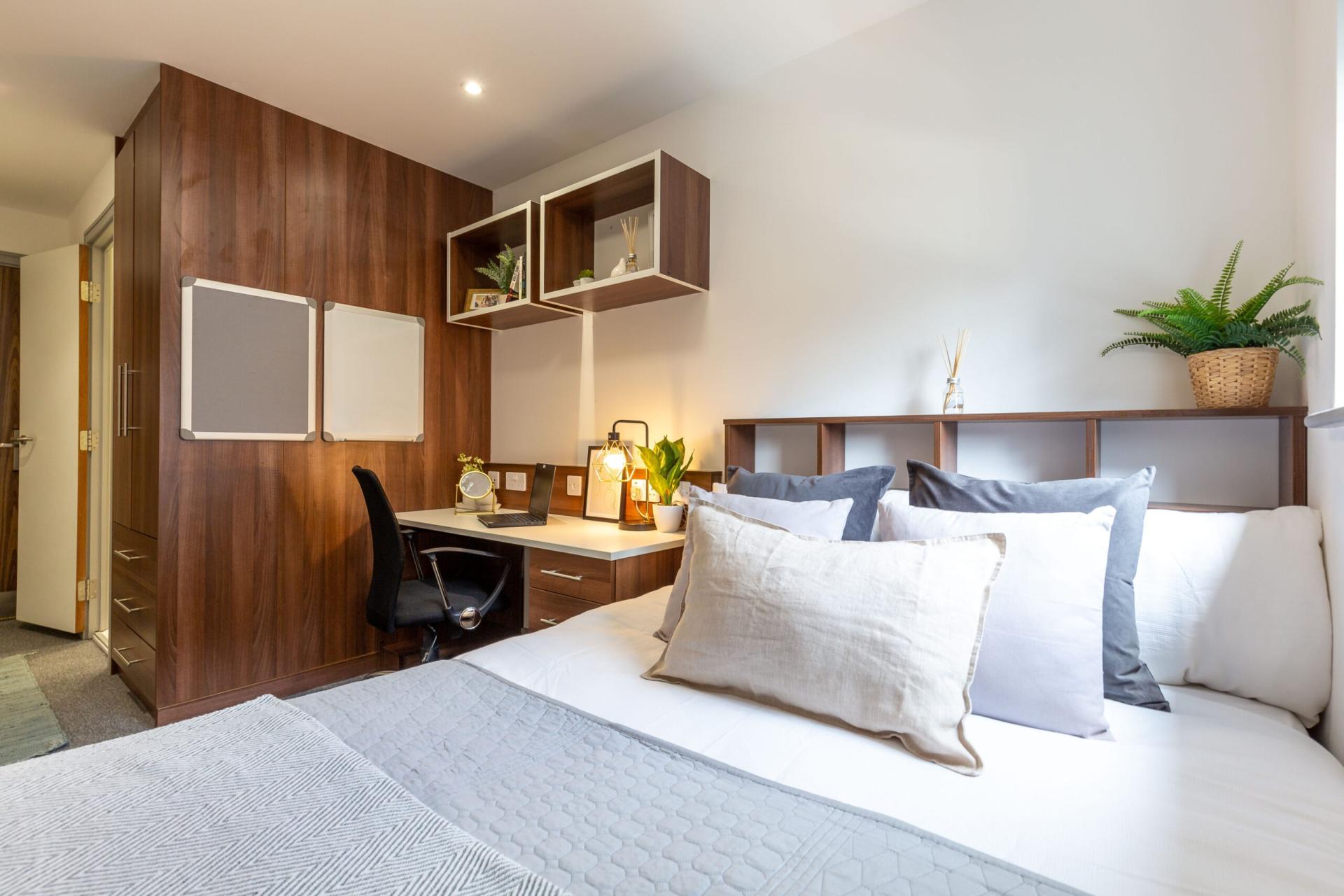 Standard Plus En-Suite - 2