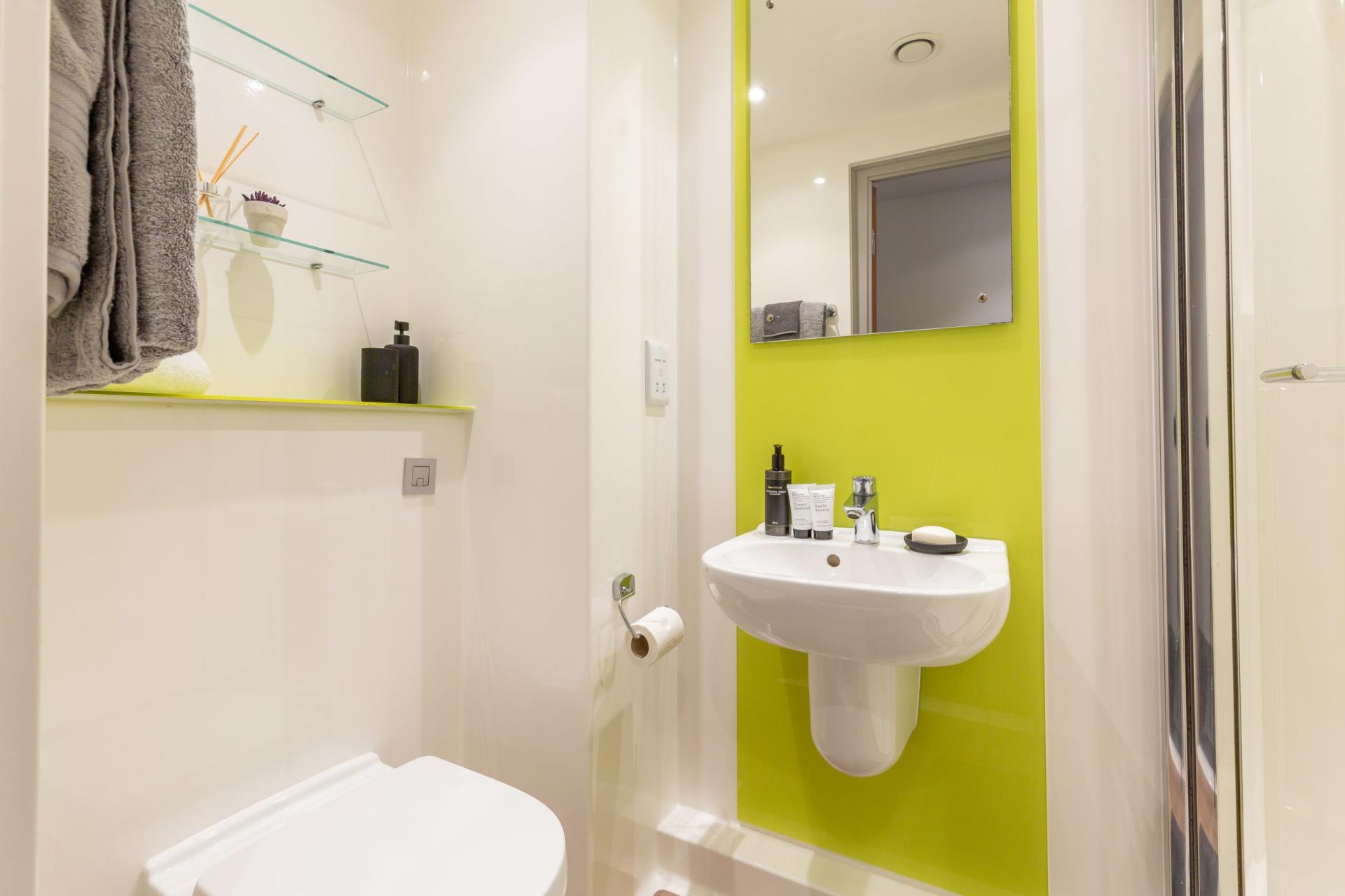 Deluxe En-Suite - 2