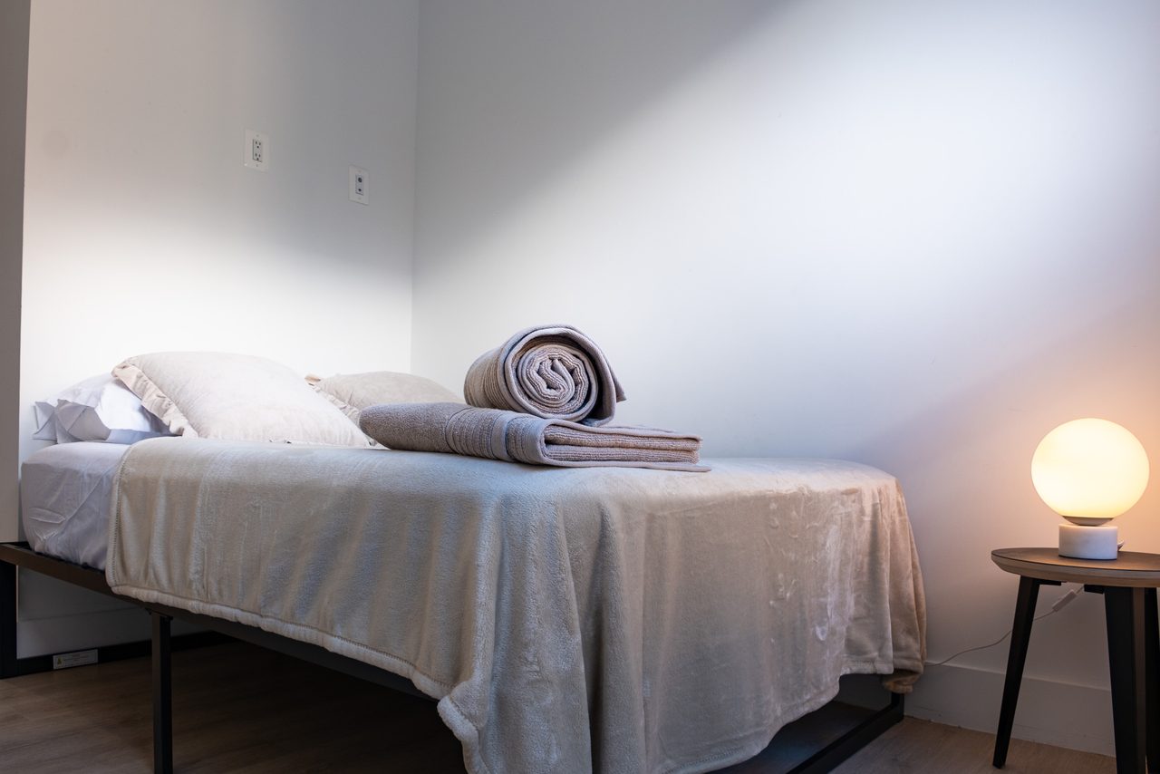  #1908: Dupont Circle - Queen Bedroom B  -  #1908: Dupont Circle  - Gallery -  12