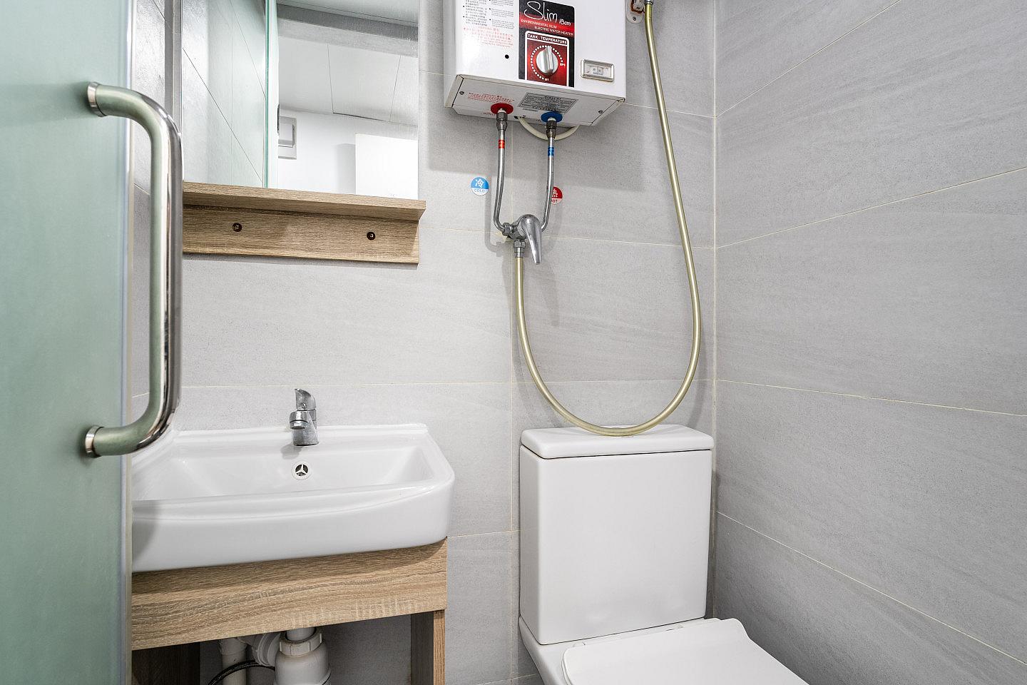  Private Studio B1  -  Stylish Coliving Experience in Yau Ma Tei with Modern Amenities Apartment  - Gallery -  8
