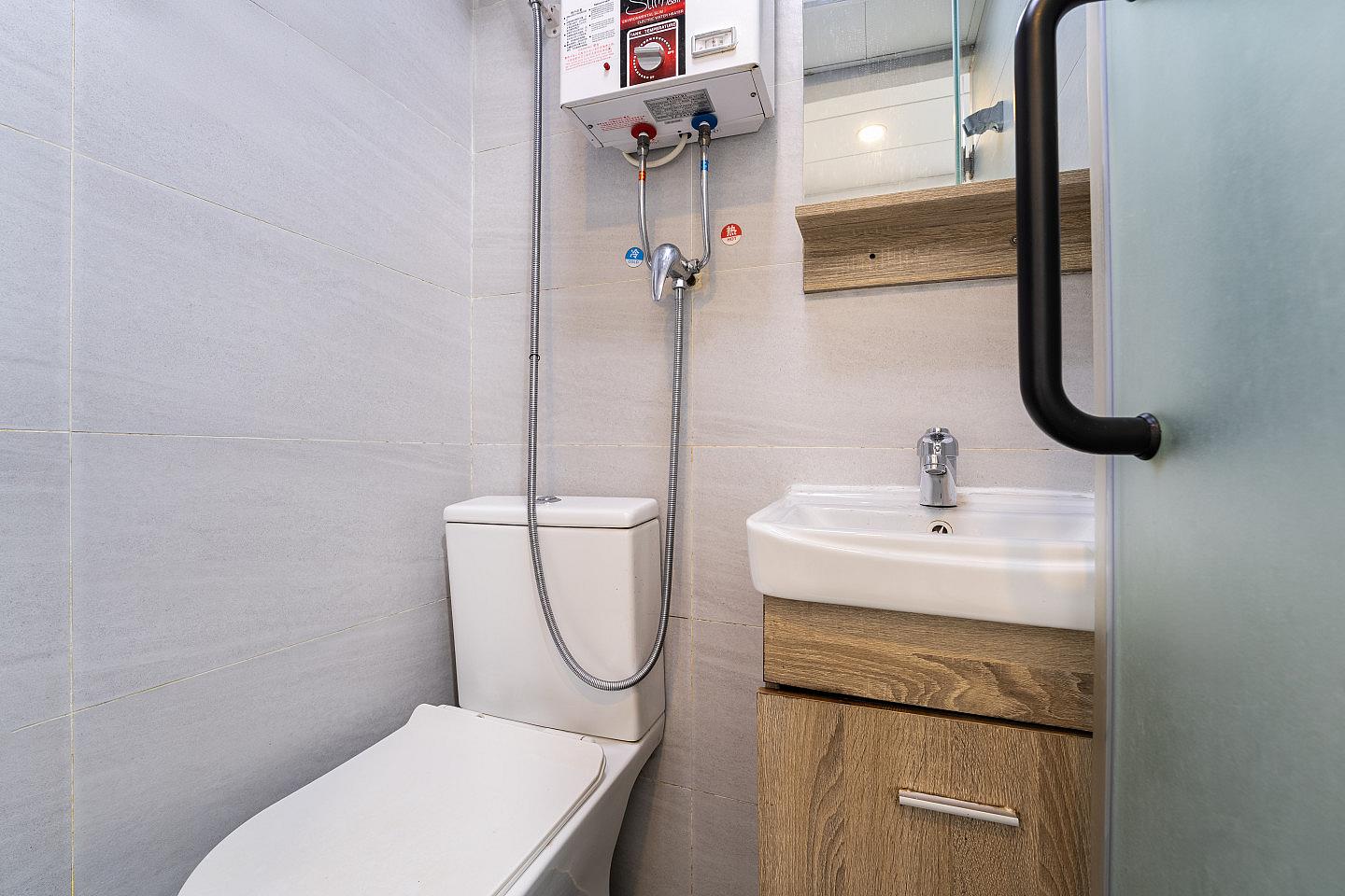  Private Studio B2  -  Stylish Coliving Experience in Yau Ma Tei with Modern Amenities Apartment  - Gallery -  12