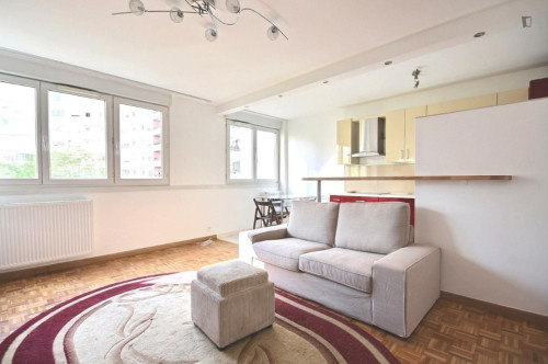 Neat two bedroom apartment near La Défense train station