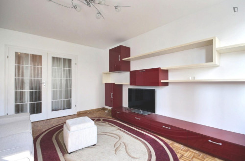 Neat two bedroom apartment near La Défense train station