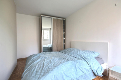 Neat two bedroom apartment near La Défense train station