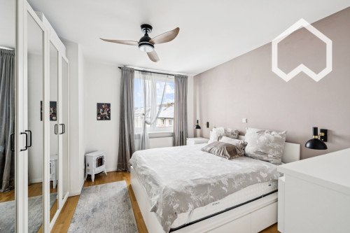 Fully Furnished 3-Room Apartment with Skyline View & 2 Home-Office Spaces – Central Frankfurt - Gallery - 13