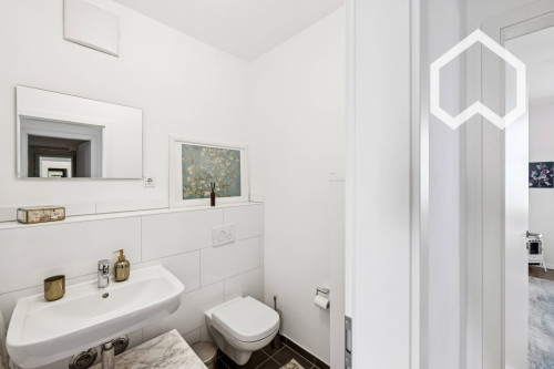 Fully Furnished 3-Room Apartment with Skyline View & 2 Home-Office Spaces – Central Frankfurt - Gallery - 16