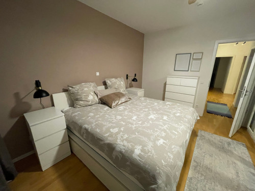 Fully Furnished 3-Room Apartment with Skyline View & 2 Home-Office Spaces – Central Frankfurt - Gallery - 35